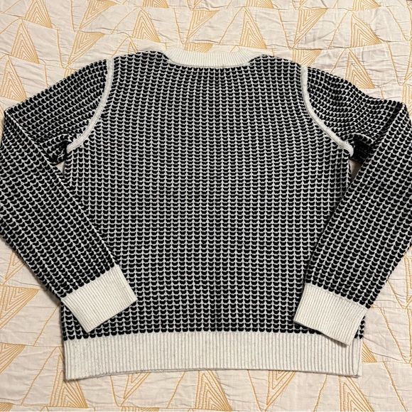 💗MUST GO free ship! Banana Republic Heart Stitch Sweater - Medium - Heavyweight - Picture 4 of 7
